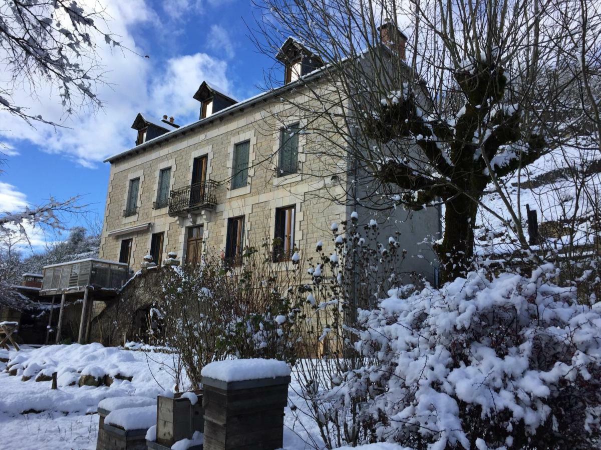 Bed and Breakfast Aux Berges Du Coubisou Exterior foto