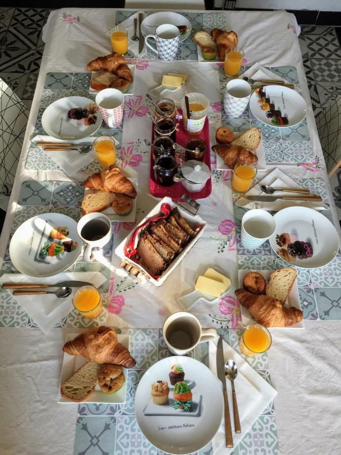 Bed and Breakfast Aux Berges Du Coubisou Exterior foto