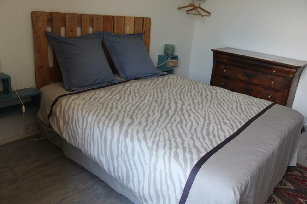 Bed and Breakfast Aux Berges Du Coubisou Exterior foto