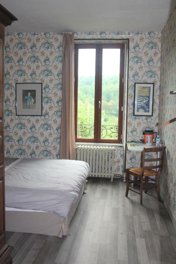 Bed and Breakfast Aux Berges Du Coubisou Exterior foto