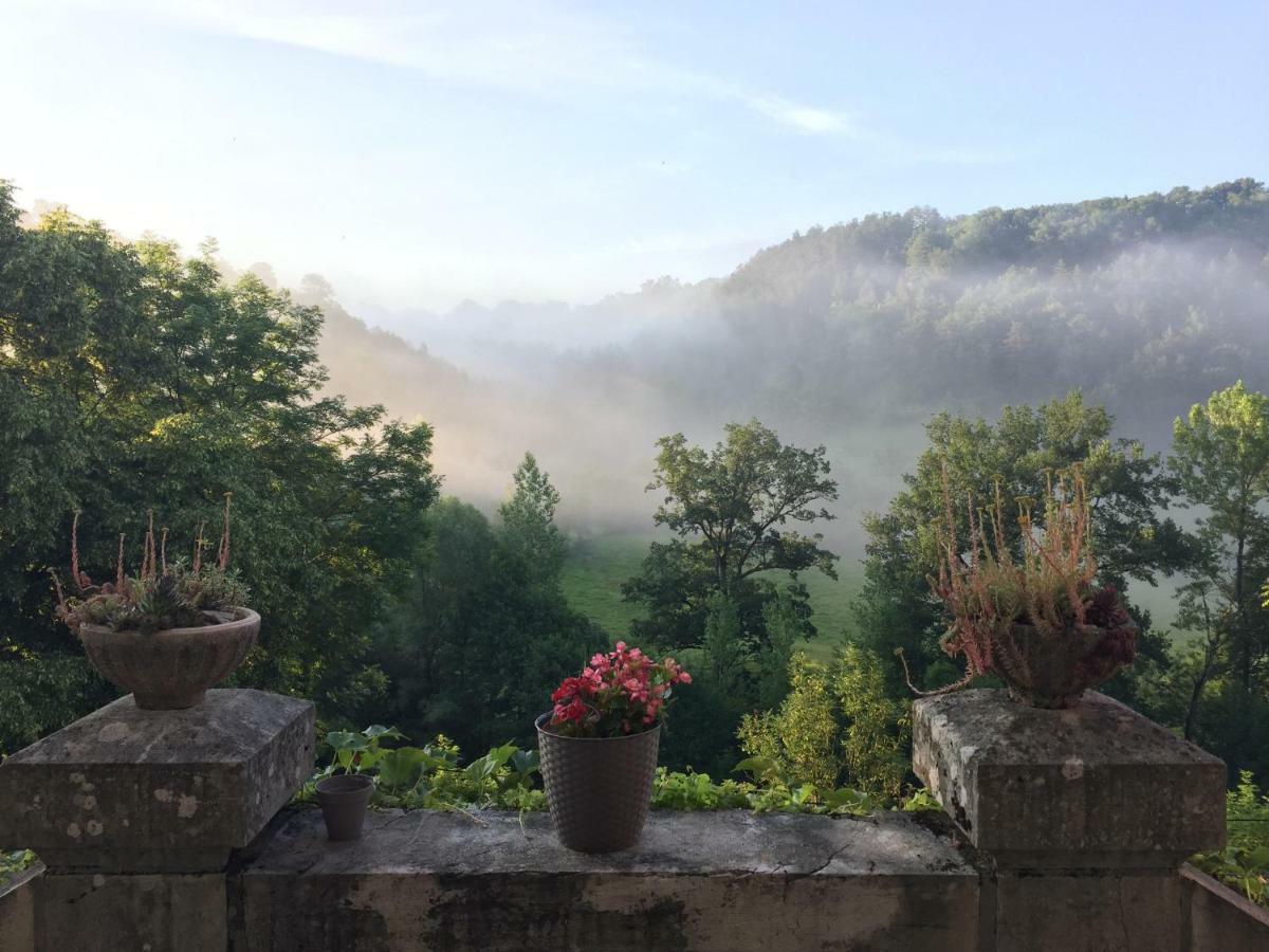 Bed and Breakfast Aux Berges Du Coubisou Exterior foto