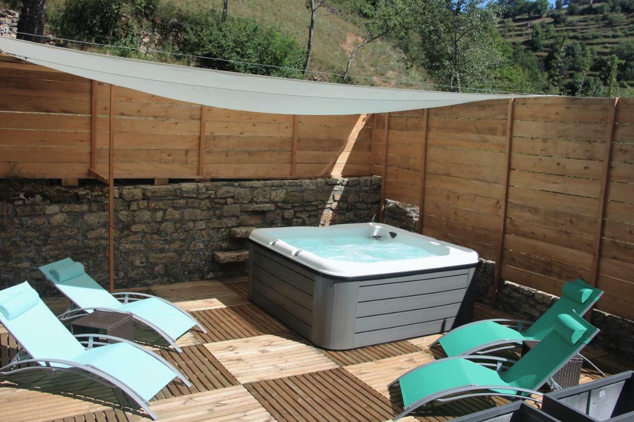 Bed and Breakfast Aux Berges Du Coubisou Exterior foto