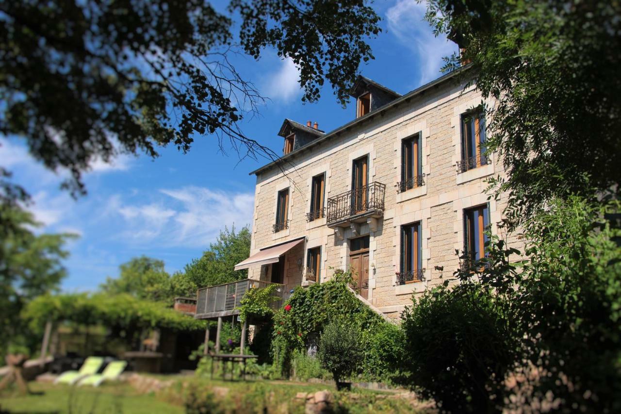 Bed and Breakfast Aux Berges Du Coubisou Exterior foto